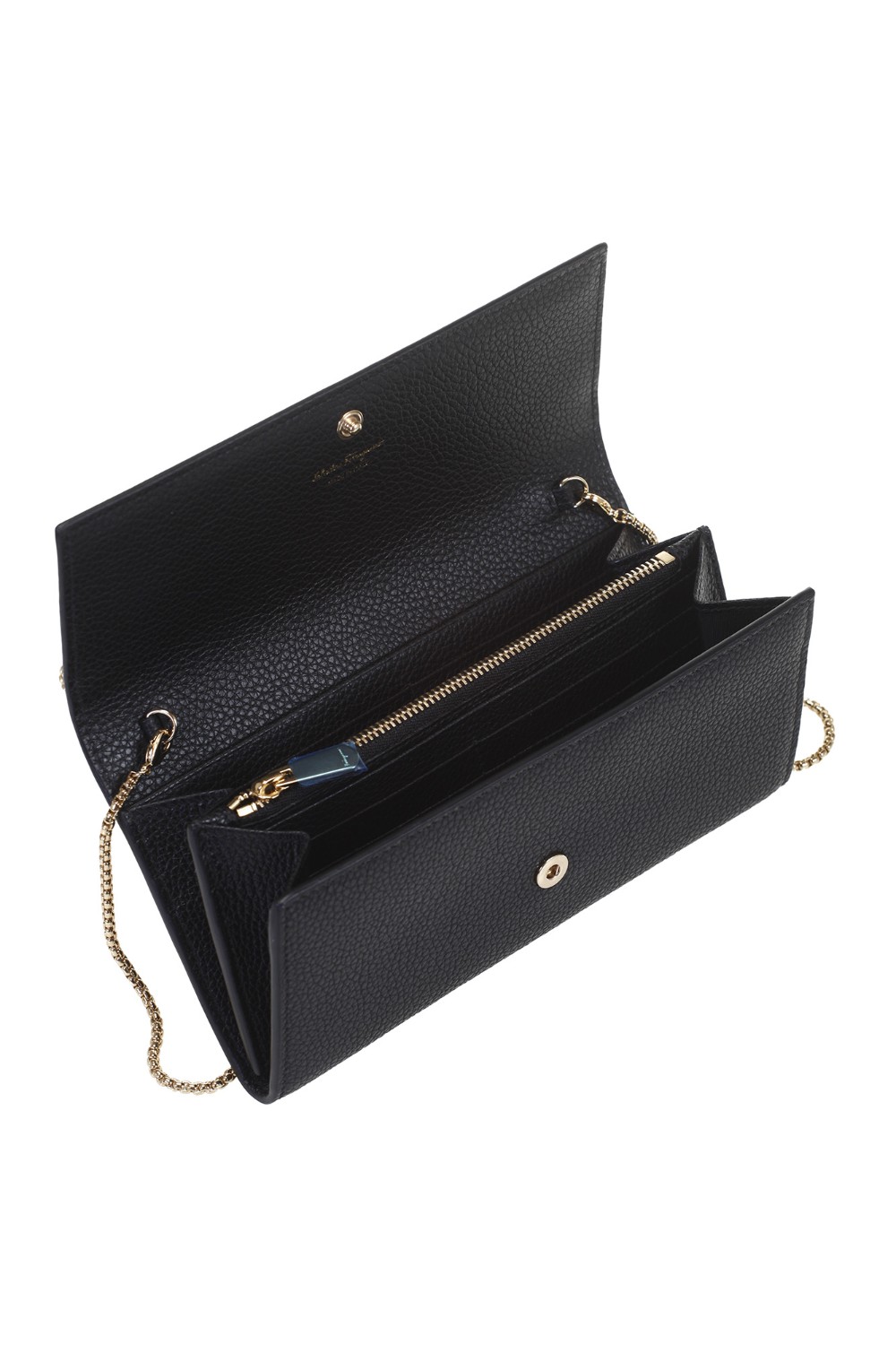 shop SALVATORE FERRAGAMO  Borsina: Salvatore Ferragamo portafoglio con tracolla.
Portafoglio in vitello martellato, completato da catenella metallica per indossarlo anche come minibag. L'interno è funzionale e capiente, con fessure e comparti per carte e banconote, tasca centrale con zip per le monete.
Finitura dorata.
Altezza 10.5 CM, lunghezza 19.0 CM, profondità 3.5 CM.
Composizione: 100% pelle.
Made in Italy.. 220636-770374 number 2621425